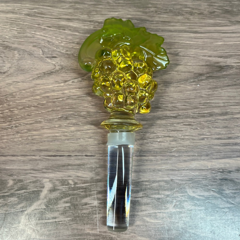 Mikasa Chablis Lead Crystal Wine Bottle Stopper Green Grape Cluster